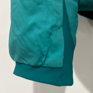 High quality light and packable jacket. Super comfortable and warm.